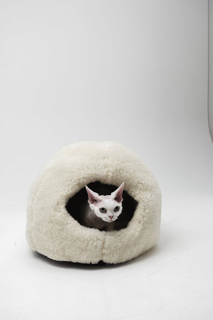 Nest Natural Woolen Pet Bed - White