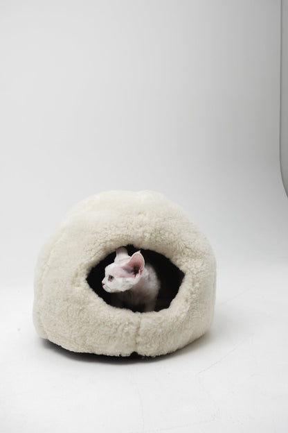 Nest Natural Woolen Pet Bed - White