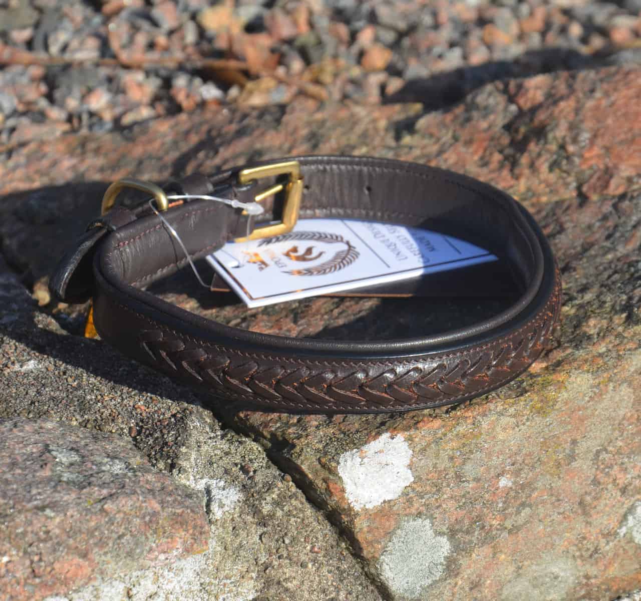 Premium dog collar in plaited natural tanned leather